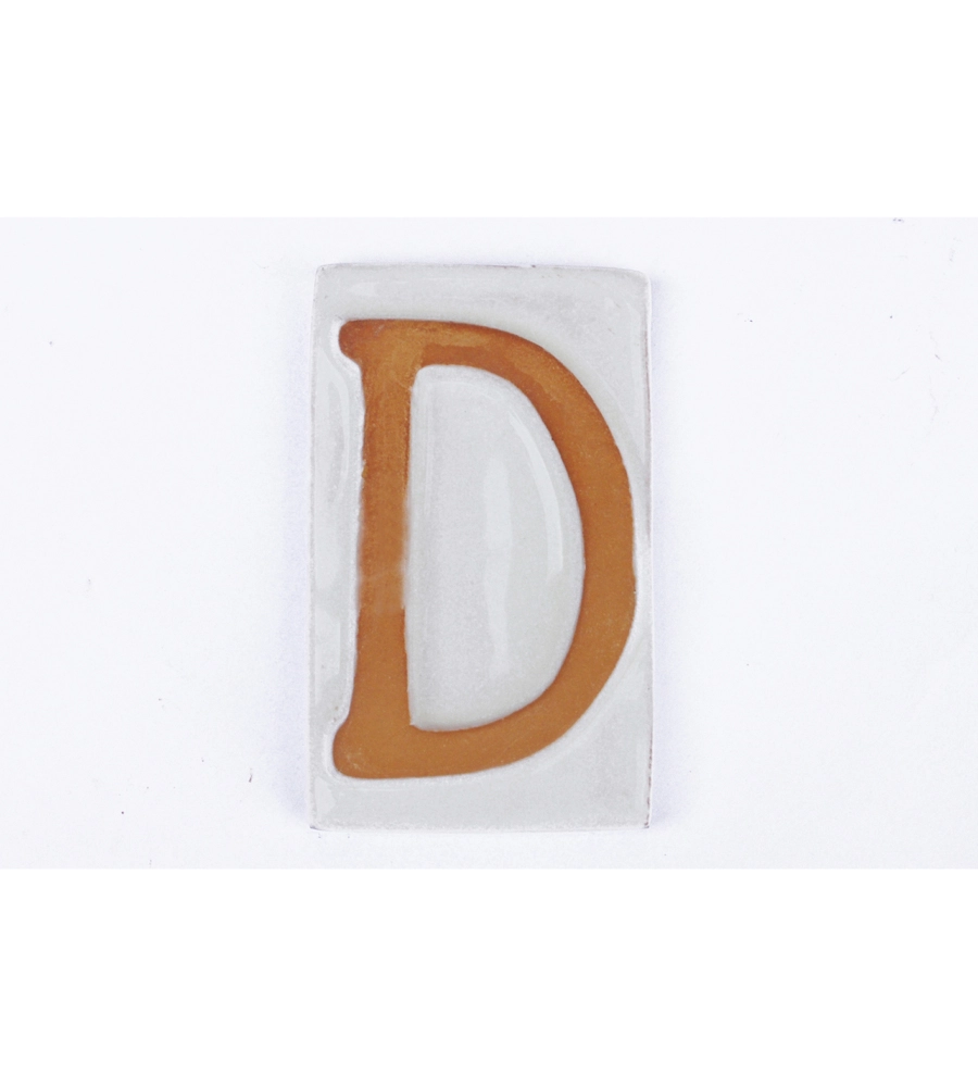 Lettera civico "d" in terracotta