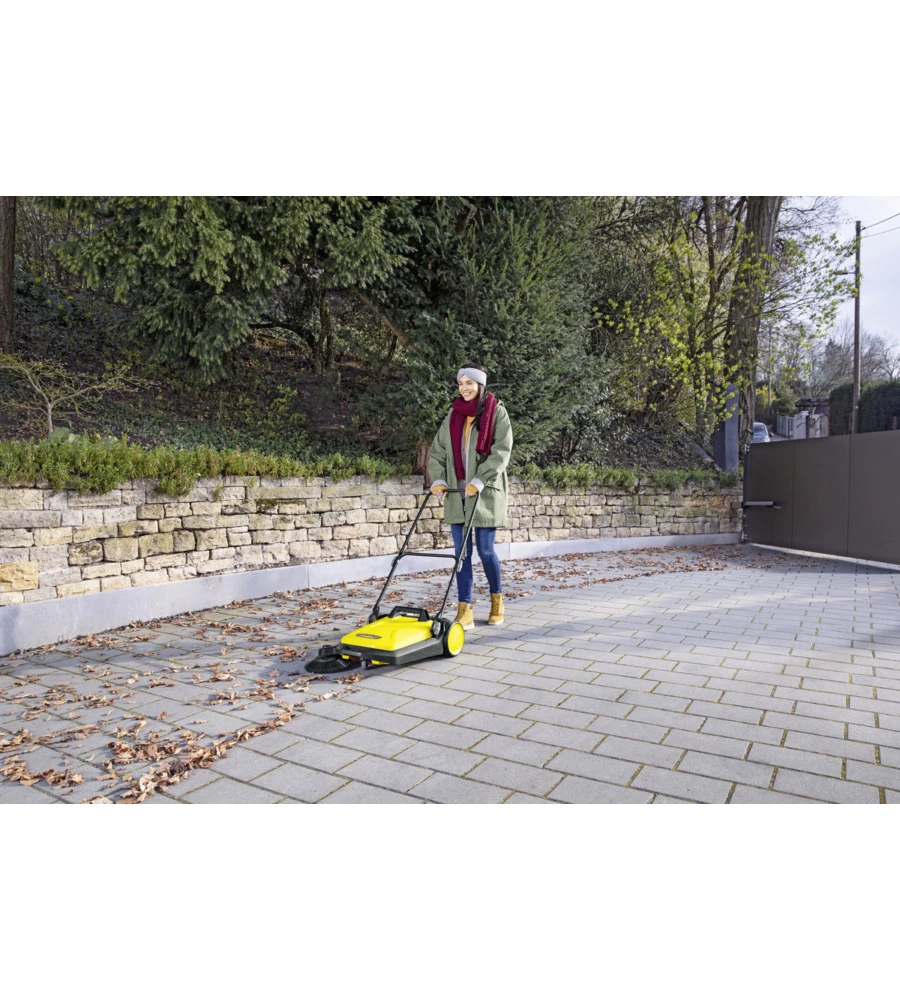 Spazzatrice manuale karcher s4 con una spazzola laterale