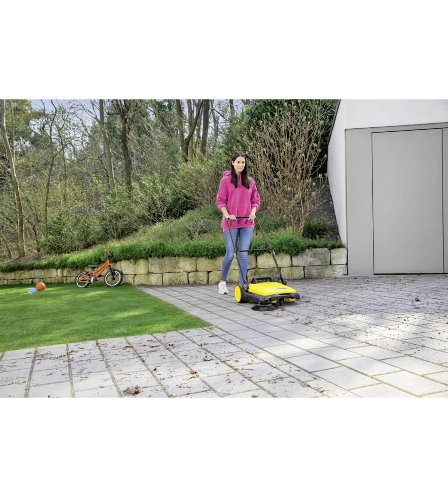 Spazzatrice manuale karcher s4 con una spazzola laterale