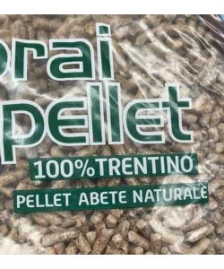 Sacco pellet in legno di abete certificato en plus a1 prodotto in trentino, 15 kg